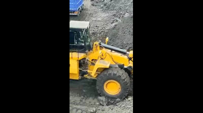 KLAABAT Big Cat Machine & Big Truck Construction working in mud