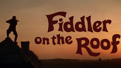 UM VIOLINISTA NO TELHADO